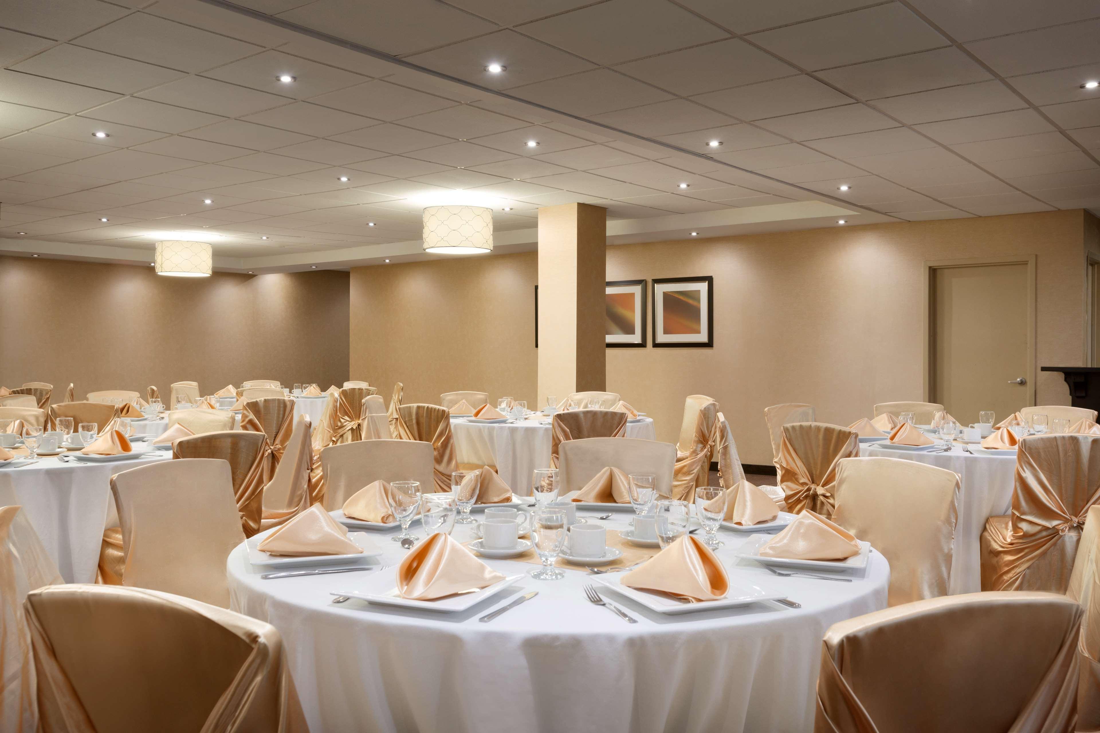 Park By Radisson Toronto-markham Inn 3*